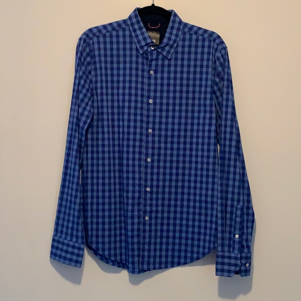 Men’s under Armour dress shirt